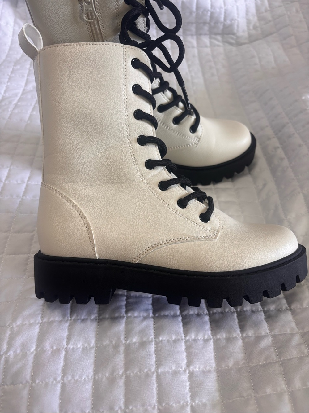 Girls NWOT White Combat Boots with Black Lug Sole